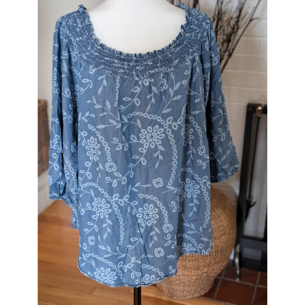 The Pioneer Woman XXL 20 Blue Floral Chambray Blouse Smocked Neck Boho Country